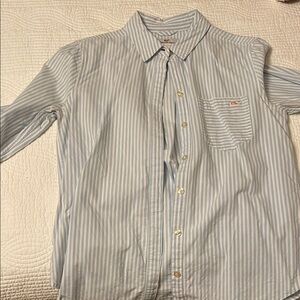 Woman’s vineyard vines long sleeve